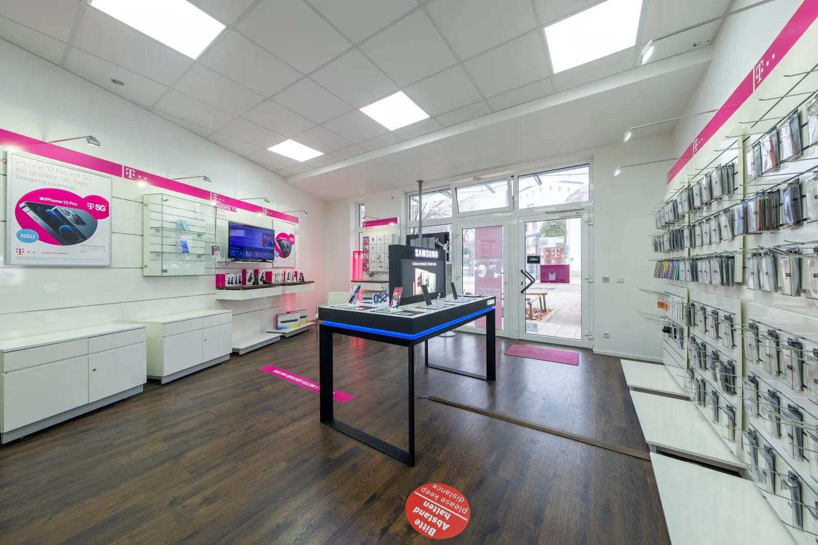 Blick in den Telekom Shop Gilching